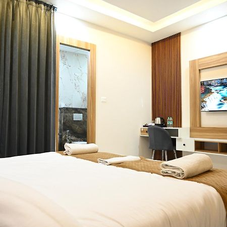 The Janki Hotel Ayodhya Dış mekan fotoğraf