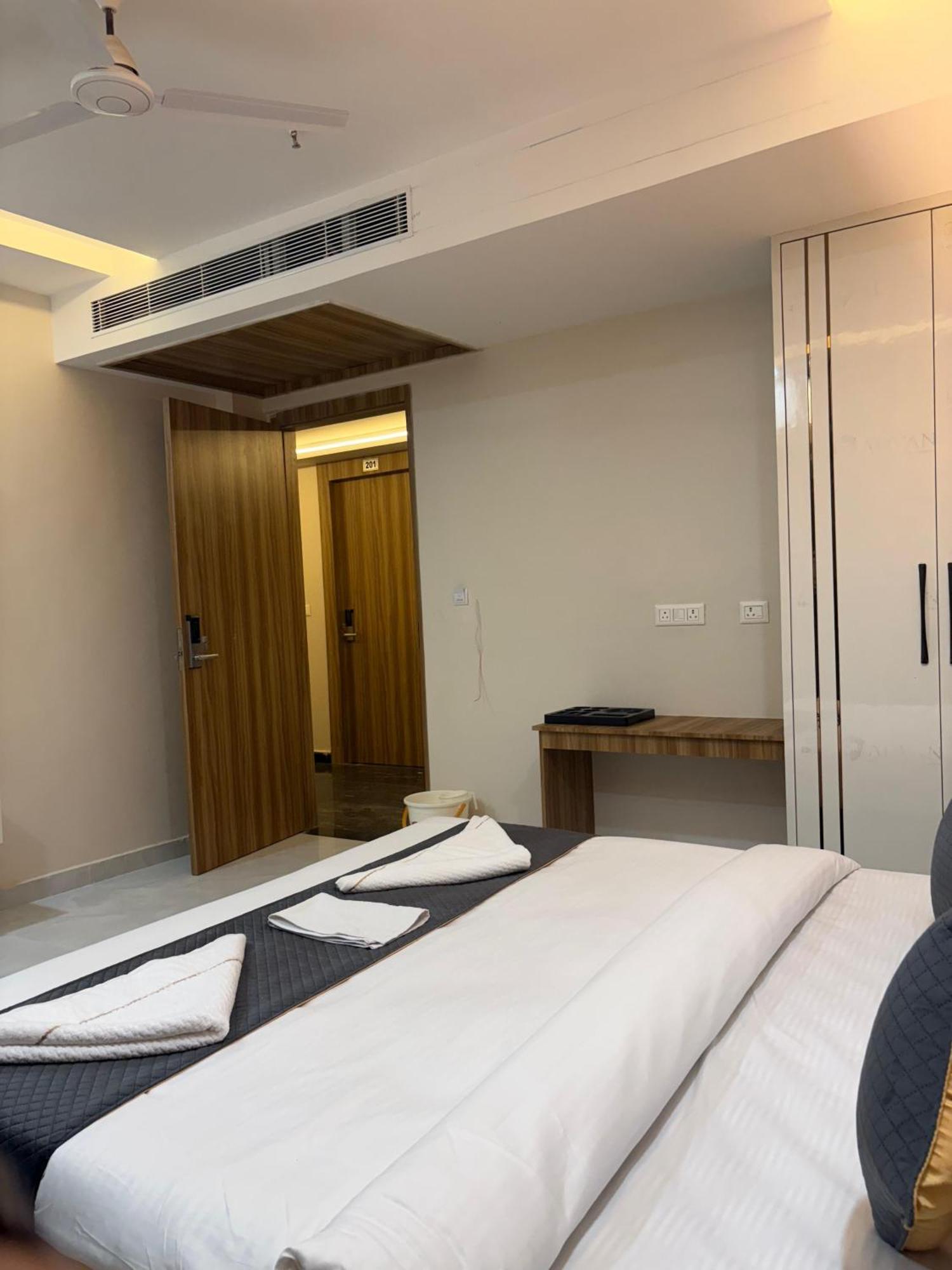 The Janki Hotel Ayodhya Dış mekan fotoğraf