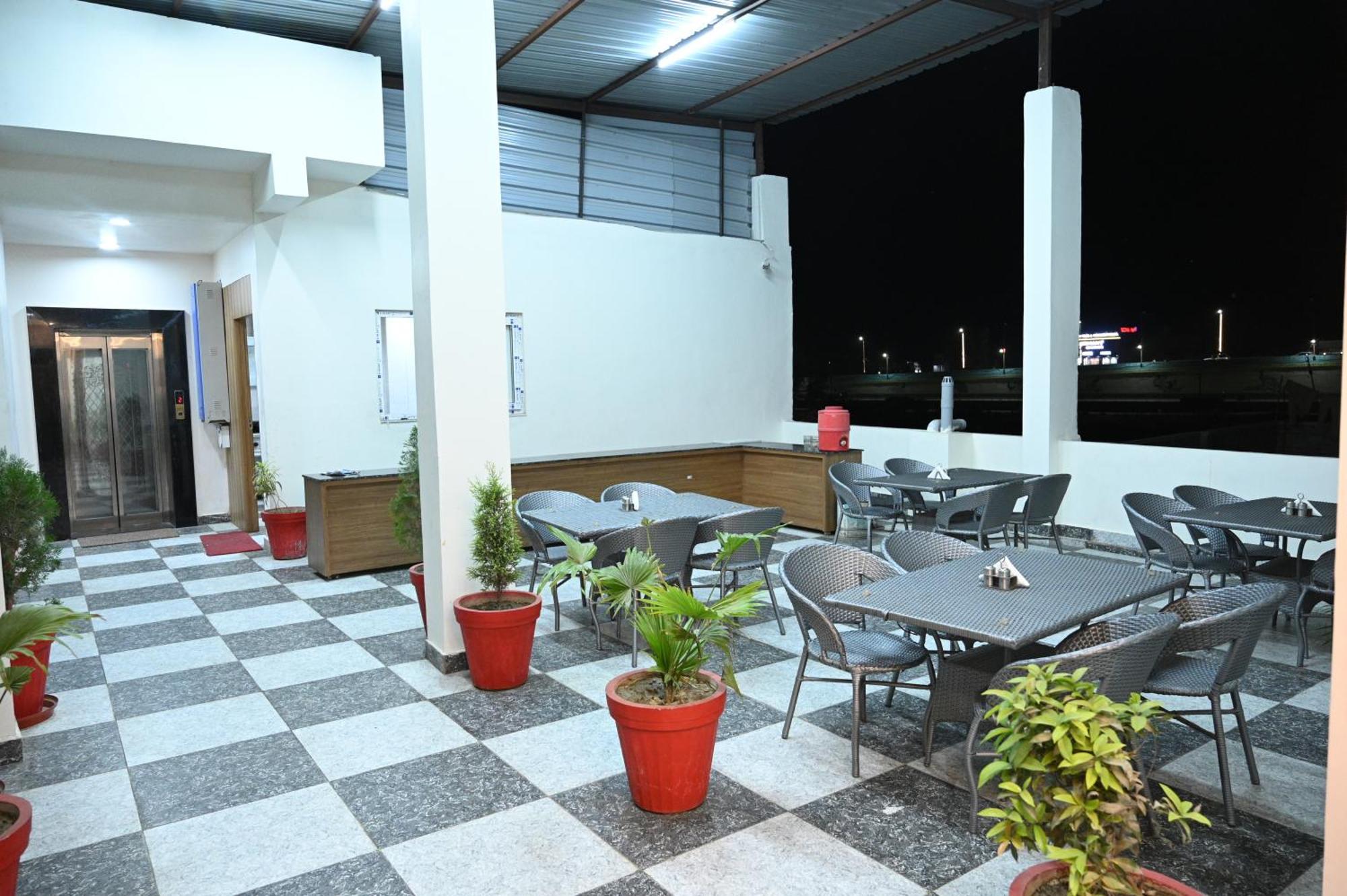 The Janki Hotel Ayodhya Dış mekan fotoğraf
